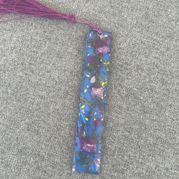 #97 Medium Size Floral Bookmark - Picture 11 of 17